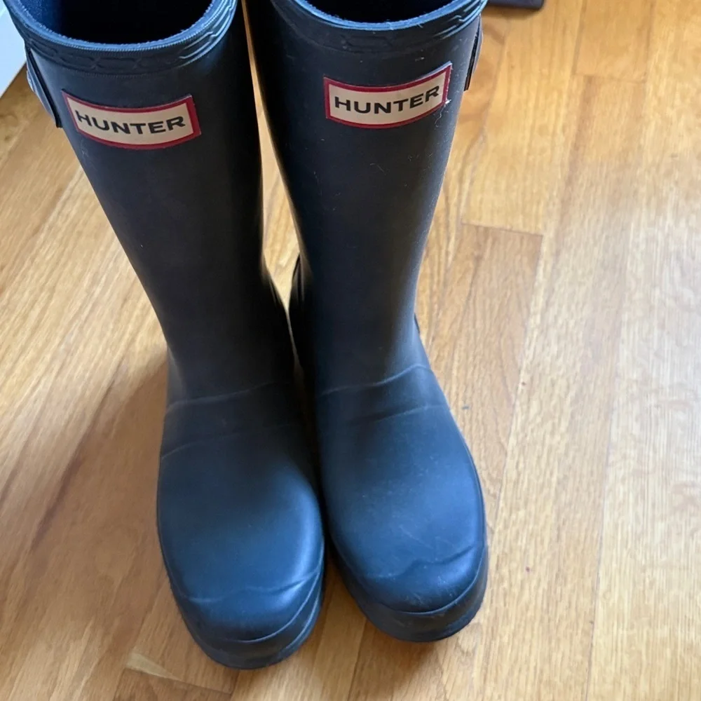 Hunter Classic sz 3 charcoal grey kids rain boots, great pre owned condition
